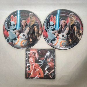 Disney Star Wars The Last Jedi Character Party Plates and Napkins Set - 16 ct